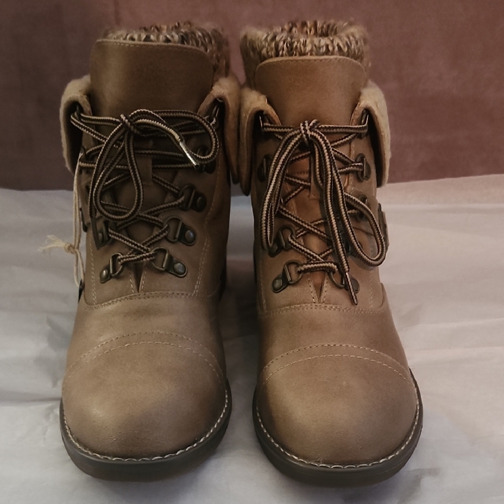 Women's Brown Lace-Up Boots